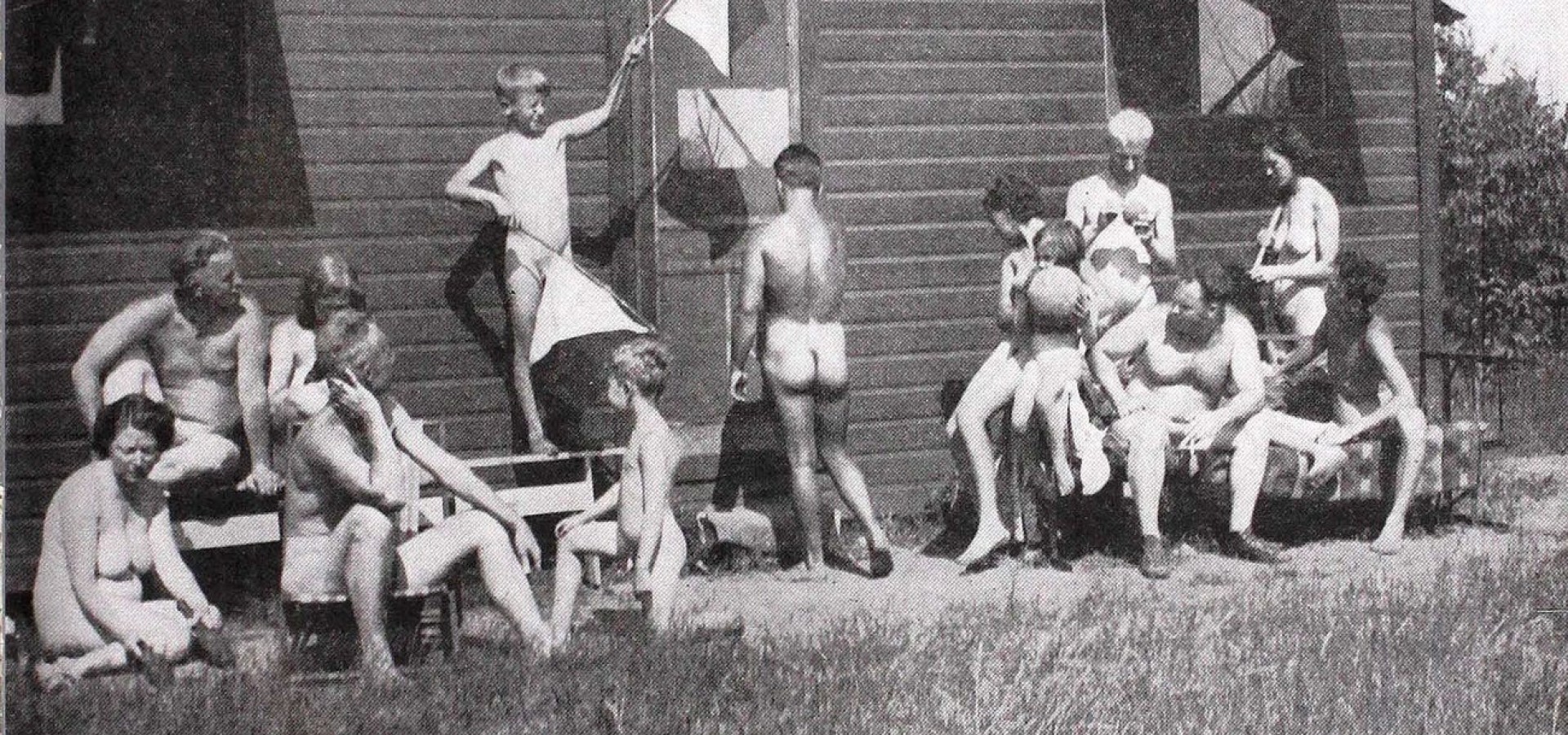 How to talk about kids in naturism